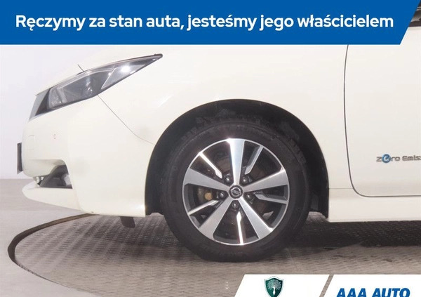 Nissan Leaf cena 61000 przebieg: 89126, rok produkcji 2018 z Drezdenko małe 352